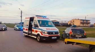 Zderzenie dwóch aut w Krężnej. Dziecko trafiło do szpitala 