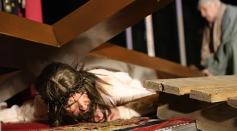 Tłumy na ulicach Piotrkowa. Widowiskowa Droga Krzyżowa ZDJĘCIA