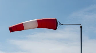 Silny wiatr nad regionem. Ostrzeżenie dla Piotrkowa  i powiatu 