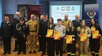 Młode mieszkanki z sukcesami w powiatowym turnieju wiedzy pożarniczej