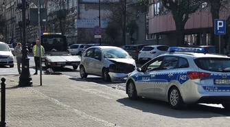 Dwa auta zderzyły się przy MOK-u