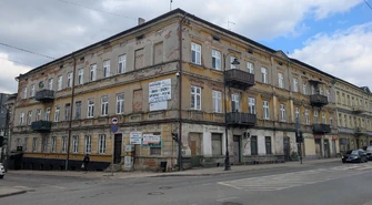 „Kamienica grozy” w Piotrkowie? Mieszkańcy alarmują o strachu, pożarze i agresji