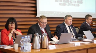 Mieszkańcy miasta bez prawa głosu w tle spory o regulamin. XXXIII sesja Rady Miasta Piotrkowa [Na żywo]