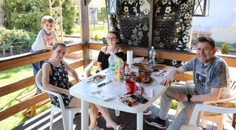 Ogródki działkowe tętnią życiem w majówkę