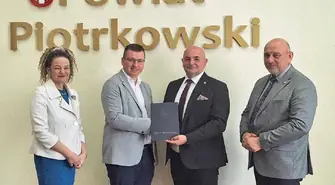Porozumienie podpisane. Orlik w Czarnocinie nadal dostępny dla mieszkańców