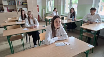 Ósmoklasiści rozpoczęli egzaminy. Dziś język polski