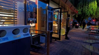 14-latek rozpylił gaz i demolował McDonald’s. Został zatrzymany
