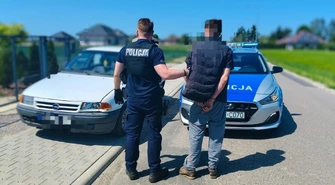 Bez prawka i na podwójnym gazie doprowadził do kolizji i uciekł