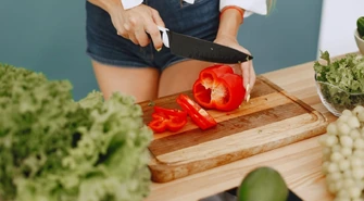 Jak ułożyć zbilansowaną dietę? Sycące i różnorodne posiłki na co dzień