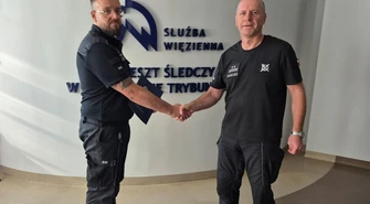 Funkcjonariusz piotrkowskiego aresztu zatrzymał pijanego kierowcę. Został wyróżniony przez dyrektora