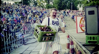 Kegi, kufle i tłumy w amfiteatrze. Tak wyglądała Piotrkowska Olimpiada Piwna [ZDJĘCIA]