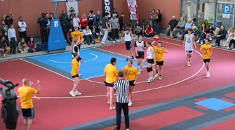 Polska kontra USA w Piotrkowie. Historyczny mecz Basket Hype podczas Międzynarodowego Festiwalu Wolontariatu