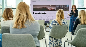 Dobrostan cyfrowy Polaków w czasach social mediów i AI. Nowy raport społeczny PKO Ubezpieczenia