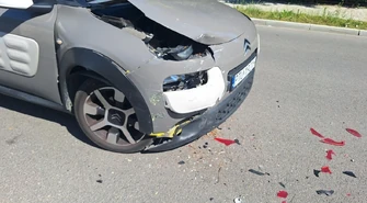 Zasłabła za kierownicą i uderzyła w zaparkowany samochód. Upały dają się we znaki 