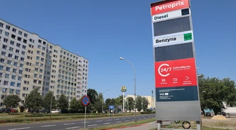 Kolejna zmiana znanej stacji w Piotrkowie. Na miejscu pojawiło się nowe logo