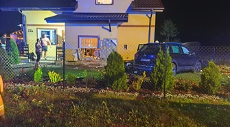 Kompletnie pijany wjechał w dom w Tomawie