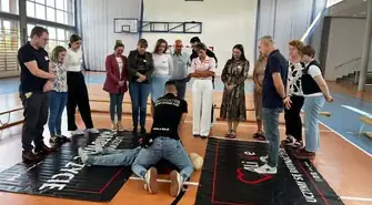 Pracownicy Urzędu Gminy Aleksandrów szkolili się z pierwszej pomocy. Ćwiczyli m.in. RKO i obsługę AED