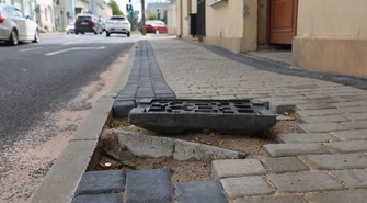 Mieszkaniec pyta o remont chodnika przy Wojska Polskiego. „Bardzo łatwo można sobie zrobić krzywdę”