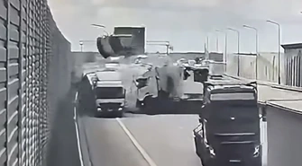 Jest szokujące nagranie z wypadku na A1. Samochód wyleciał w powietrze