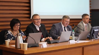 Podwyżka dla prezydenta przyjęta. Gorąco także w sprawie mieszkańców Sygietyńskiego [RELACJA NA ŻYWO]