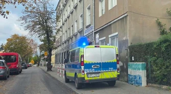 Policja przy szkołach, zamknięte drzwi i obawy rodziców. Sprawdziliśmy sytuację w Piotrkowie i regionie