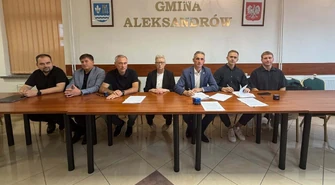 Pompy ciepła i kolektory słoneczne w gminie Aleksandrów. Podpisano umowy