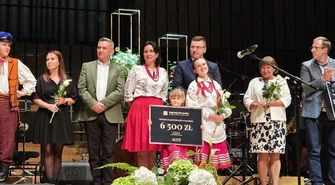 Koraliki z Czarnocina świętują 10-lecie. Zespół otrzymał nagrodę marszałka