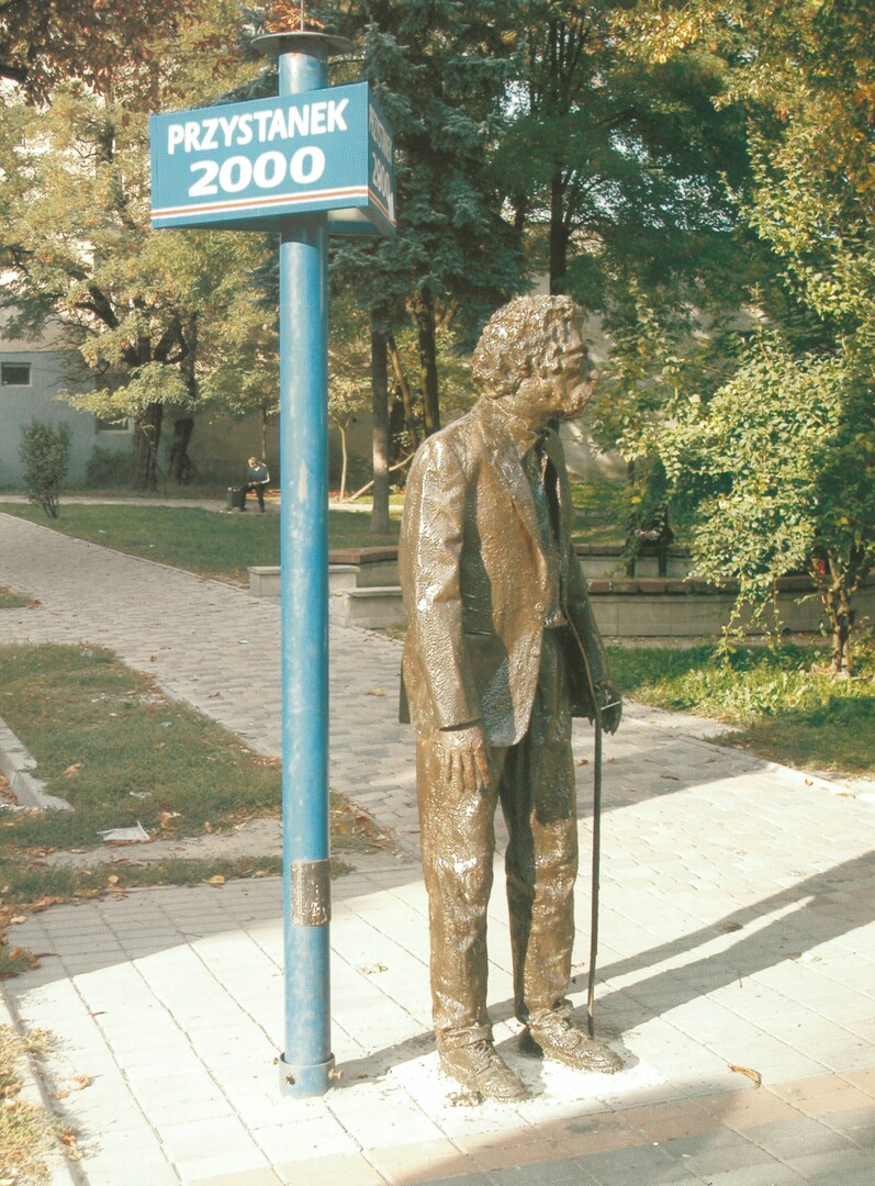 Skrzyżowania międzynarodowe spotkania rzeźbiarzy - wydawca UM Piotrków 2003