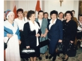 Starocina Barbara Rytych z Proszenia, ale w roku 2004. (porodku kobiet w czarnych kostiumach) 
